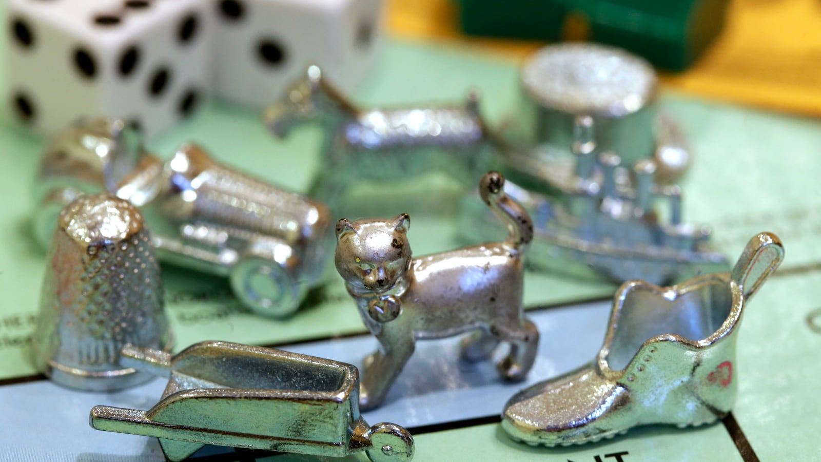 cheats/2015/02/03/monopoly-includes-cash-in-special-sets/130206-linton-monopoly-tease-embed_ahebj4