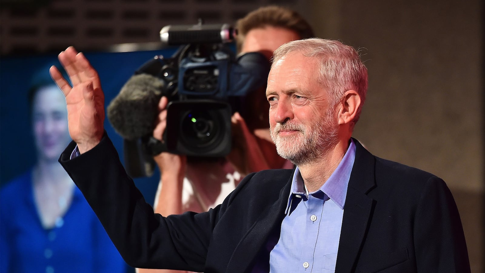 articles/2015/09/12/labour-s-two-word-suicide-note/150912-massie-corbyn-tease_ayyona