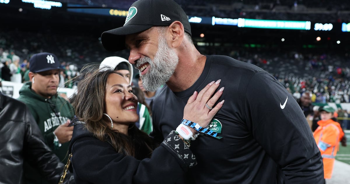 NFL Coach's Wife Dies After Battle With Cancer