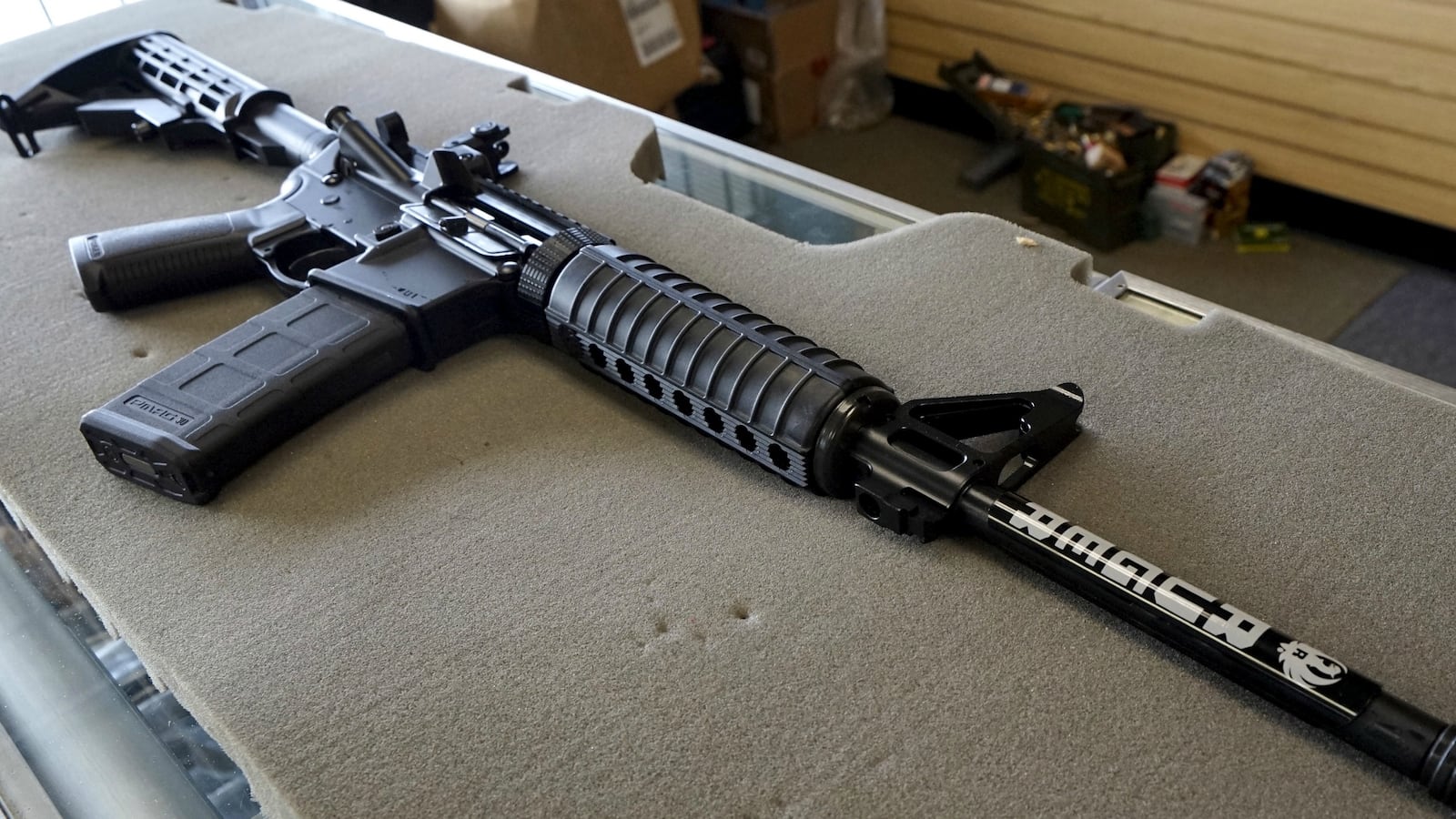 cheats/2016/06/16/inventor-s-fam-ar-15-not-for-civilians/160127-ar15-cheat_jk0dcb