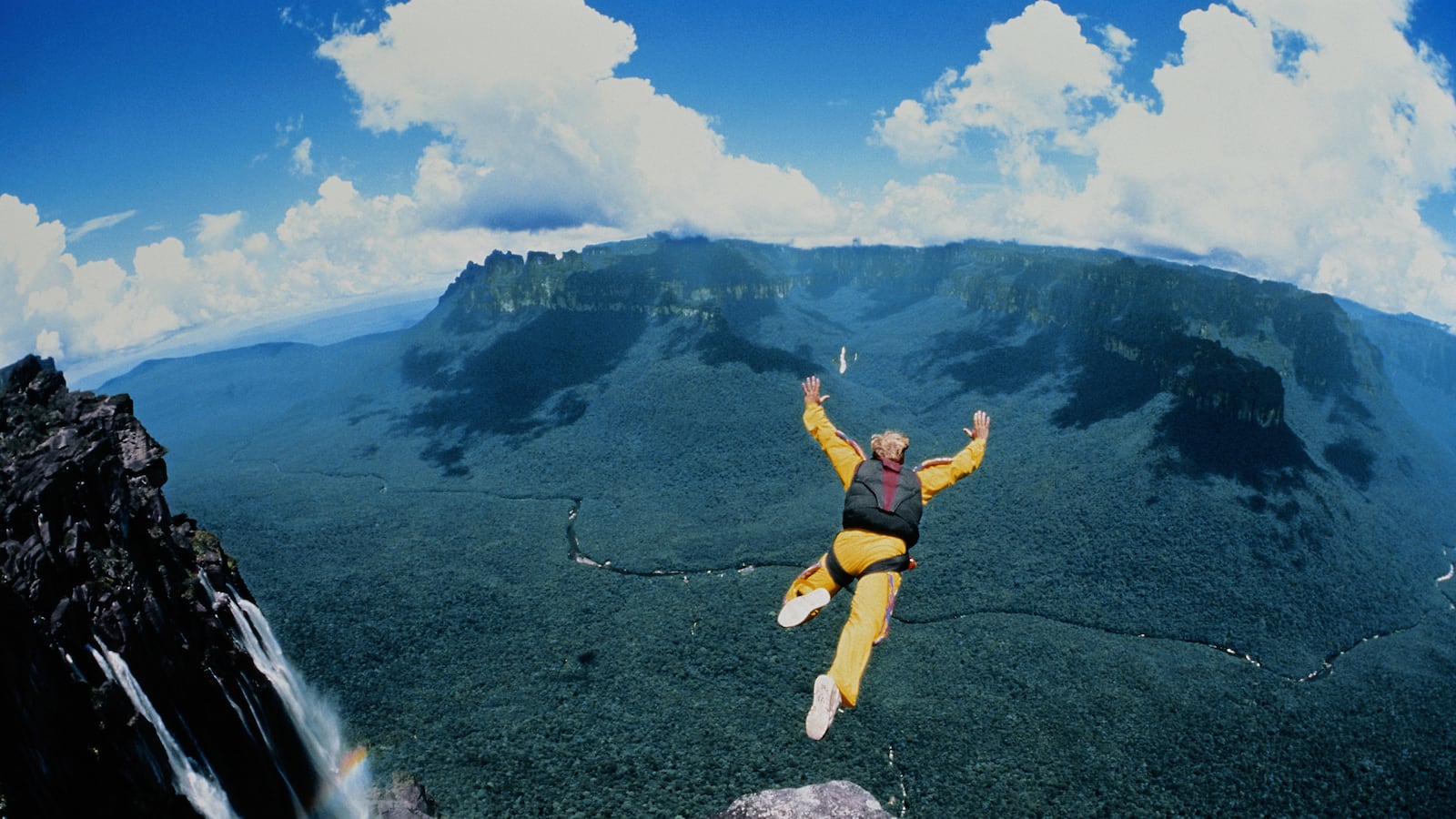 articles/2014/08/04/the-high-flying-secrets-of-base-jumpers/140802-oconnor-base-jumping-tease_rxxfkc