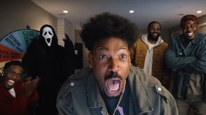 Marlon Wayans and Kai Cenat in Scary Movie.