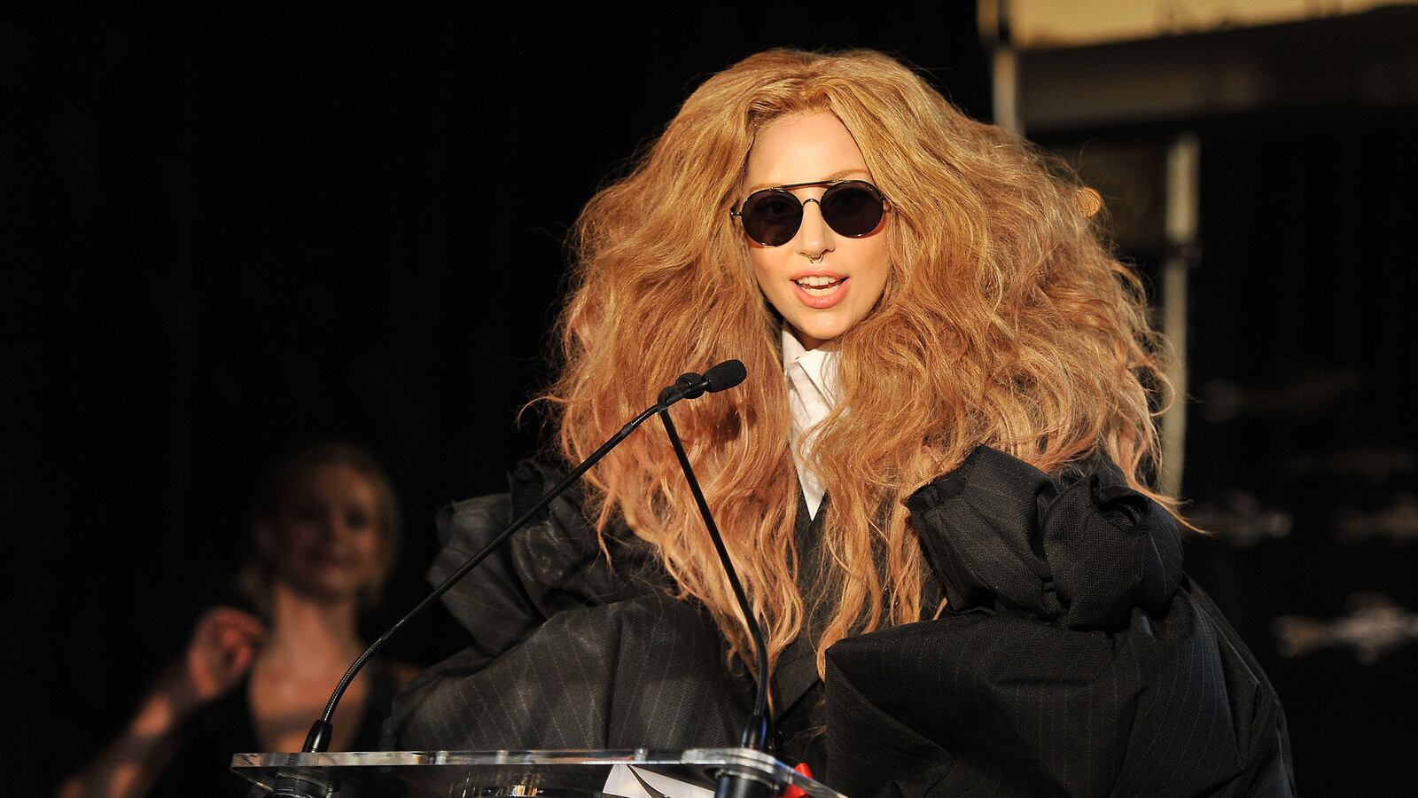 articles/2013/09/12/lady-gaga-disses-flip-flops-is-kanye-west-s-clothing-line-looking-for-a-cfo/130912-fashion-weel-gaga-tease_k3zzi4