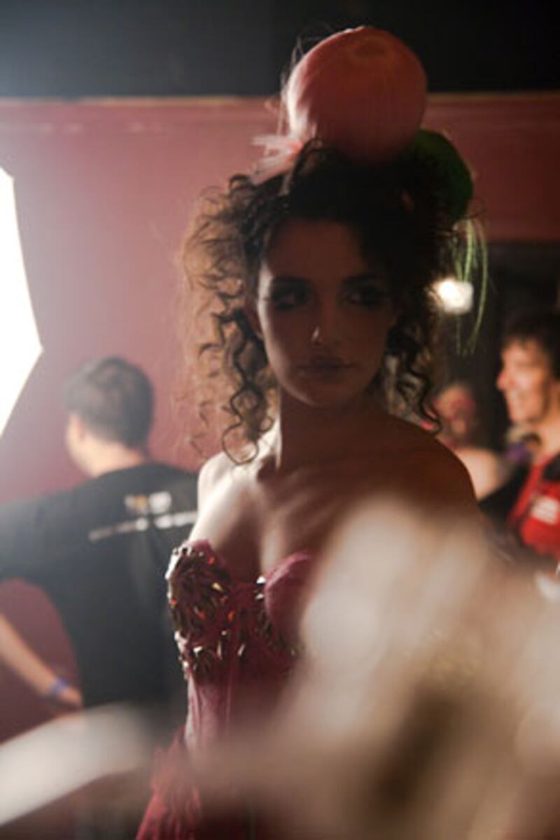 galleries/2009/09/18/fashion-week-behind-the-scenes/jordana-15_csck1t