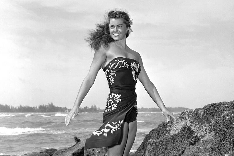 galleries/2013/06/06/esther-williams-best-bathing-suits-photos/130606-esther-williams-1950_thxdnr