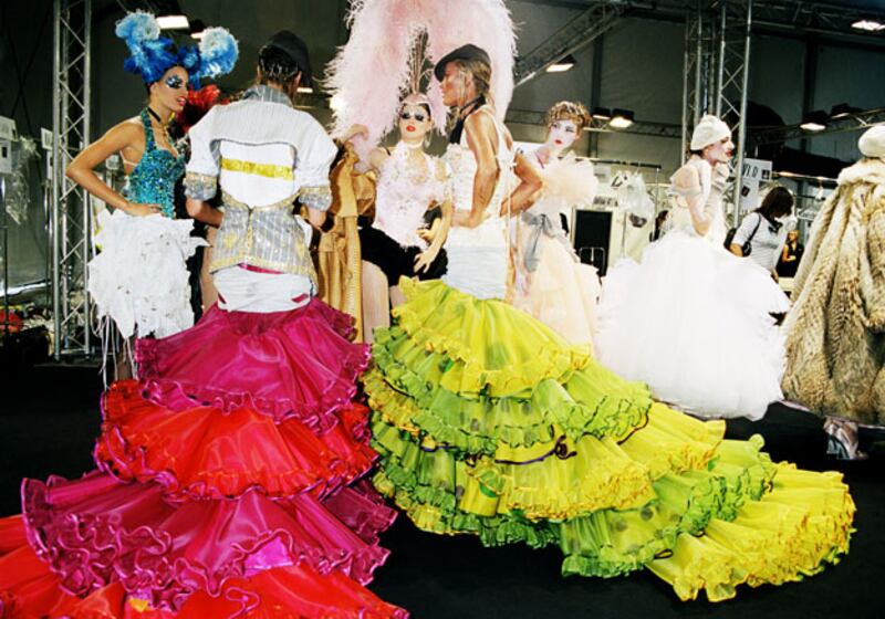 galleries/2009/12/18/backstage-dior/dior-14_qwsdzb