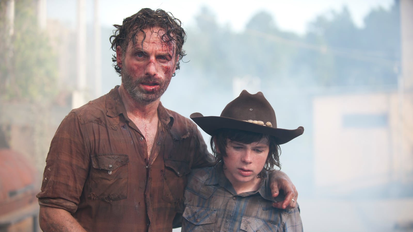 articles/2013/12/02/the-walking-dead-s-explosive-midseason-finale-pitted-rick-vs-the-governor/131201-leon-twd-tease_yupqud