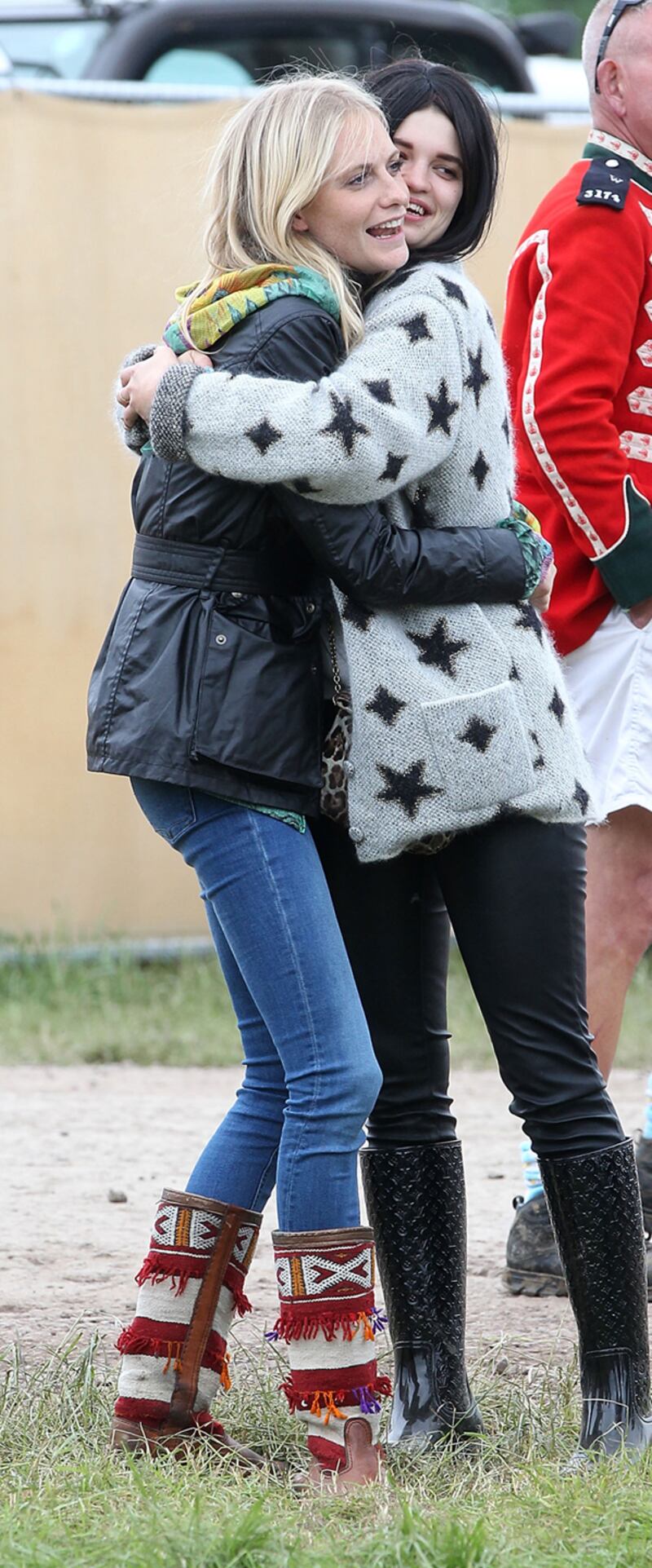 galleries/2013/07/01/mick-jagger-kate-moss-more-stars-at-glastonbury-2013-photos/130630-glastonbury-poppy-pixie_dwrzhq