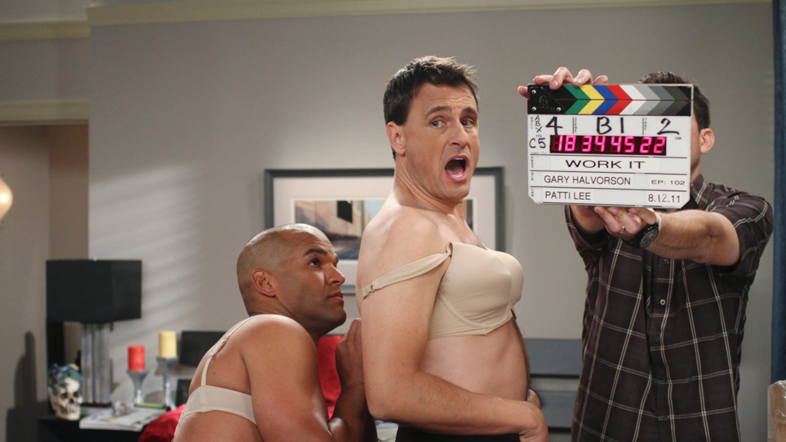 articles/2012/01/03/boycott-the-crossdressing-show-abc-s-new-sitcom-work-it-doesn-t-work/cross-dressing-howey-tease_k1kcux