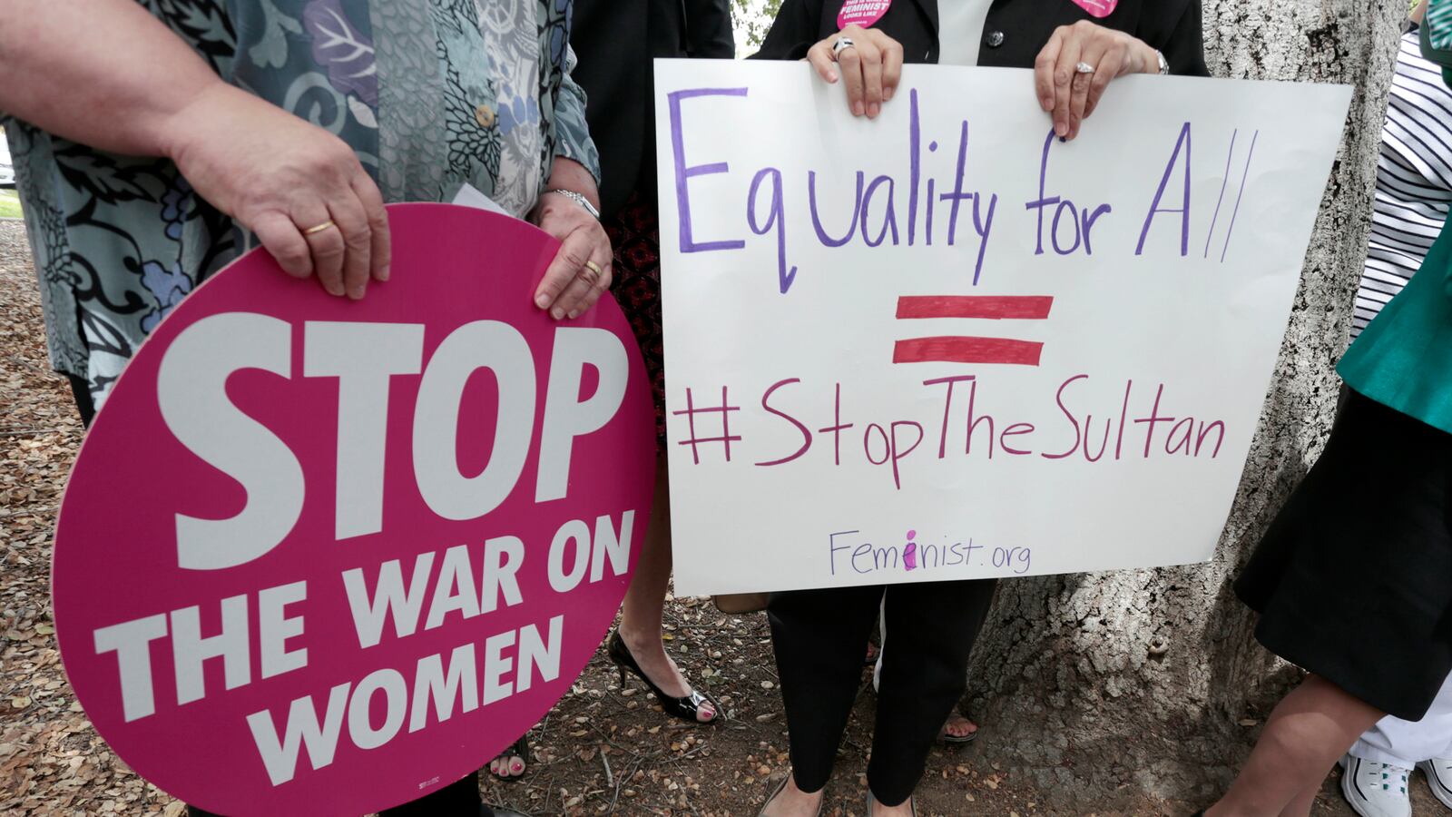 cheats/2014/05/07/gang-raped-woman-faces-flogging/140507-Indonesia-cheat_xkimvy