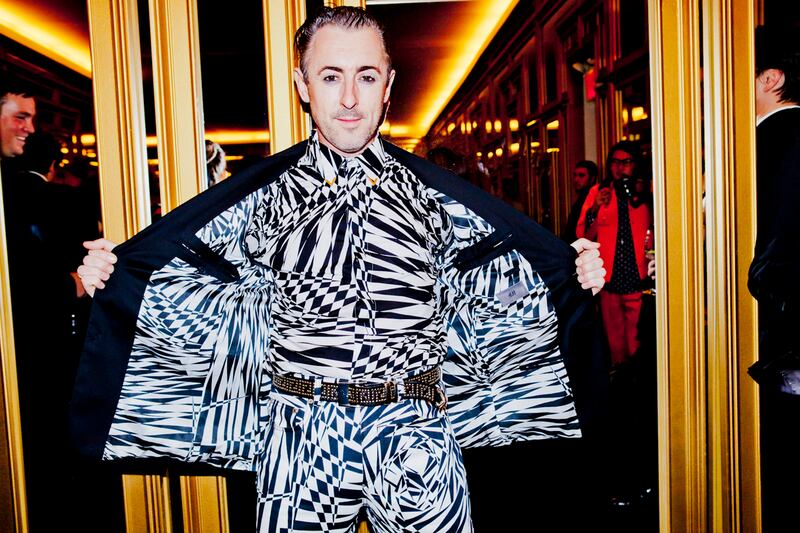 galleries/2011/11/09/versace-for-h-m-photos-from-fashion-show-with-nicki-minaj-prince/alan-cumming-versace-hm-fashion-show_py6mpi