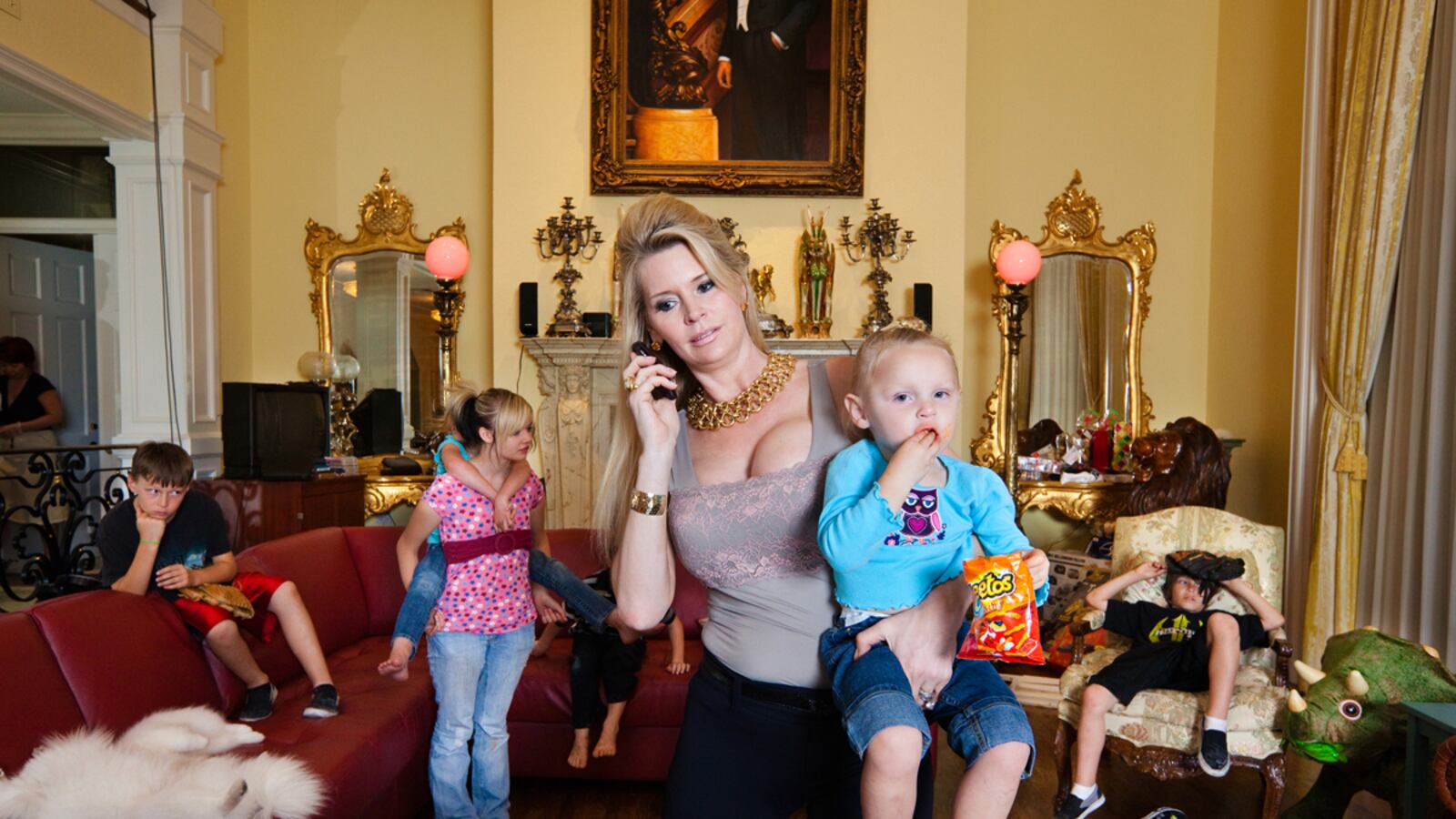 articles/2012/01/20/lauren-greenfield-s-new-documentary-like-real-housewives-of-sundance/queen-of-versailles-lee_b31ruk