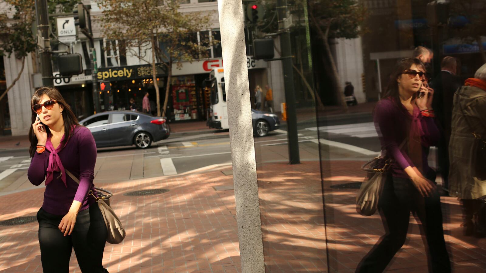 cheats/2014/06/12/court-warrantless-cell-tracking-illegal/140612-cell-phones-tease_dmfmnc