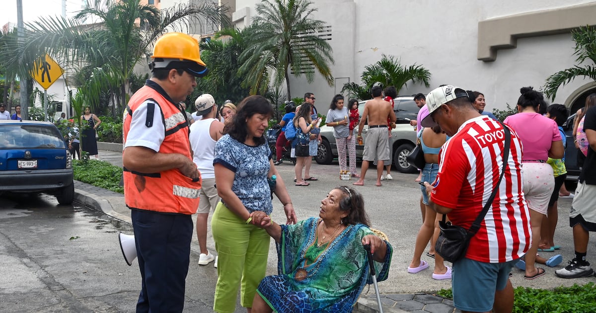 Earthquake Shakes Up Mexican President’s New Year Press Briefing