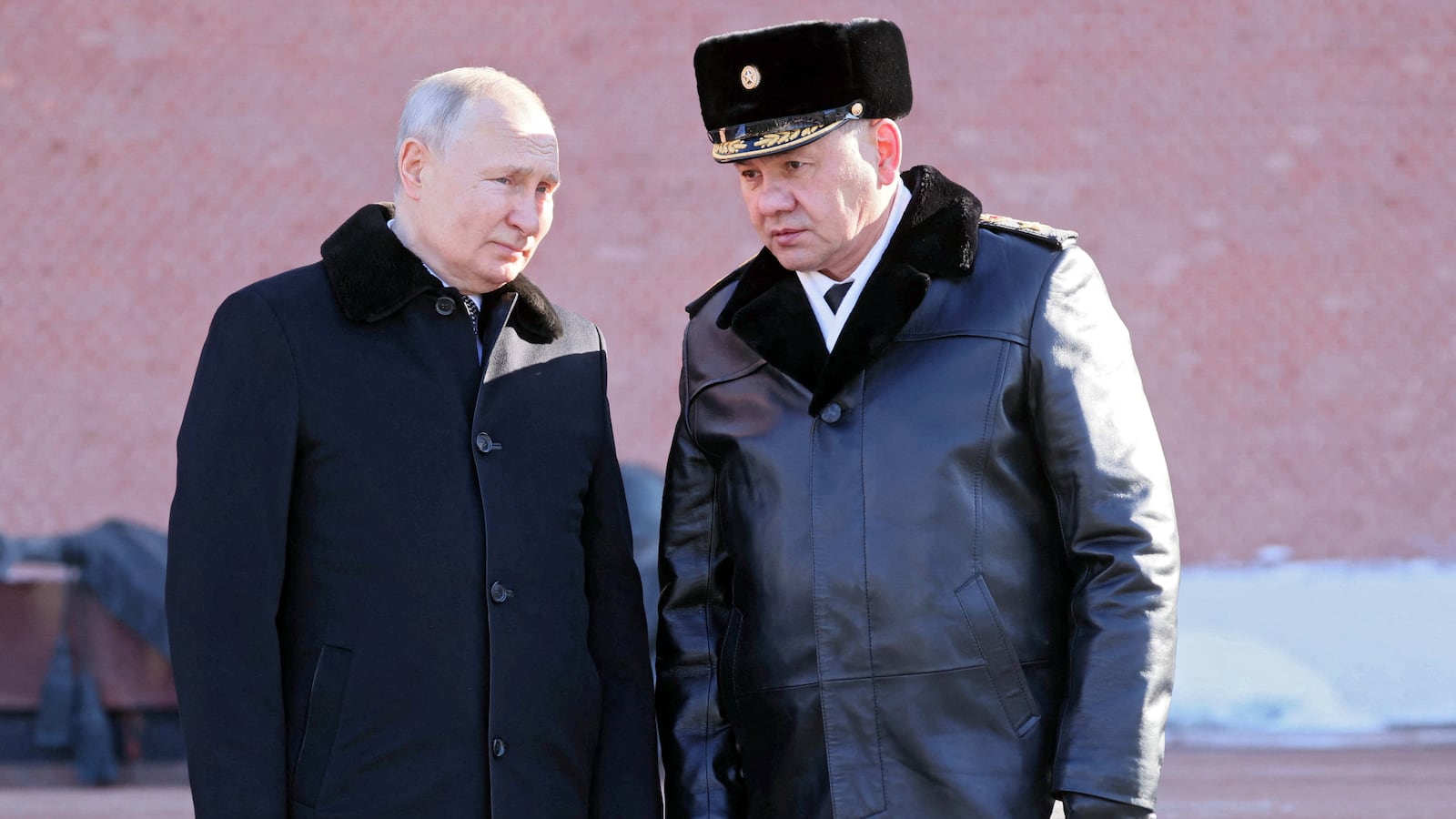 2023-02-23T112837Z_1521367967_RC2ZGZ9HKSCQ_RTRMADP_3_UKRAINE-CRISIS-PUTIN-WREATH_nhkacu