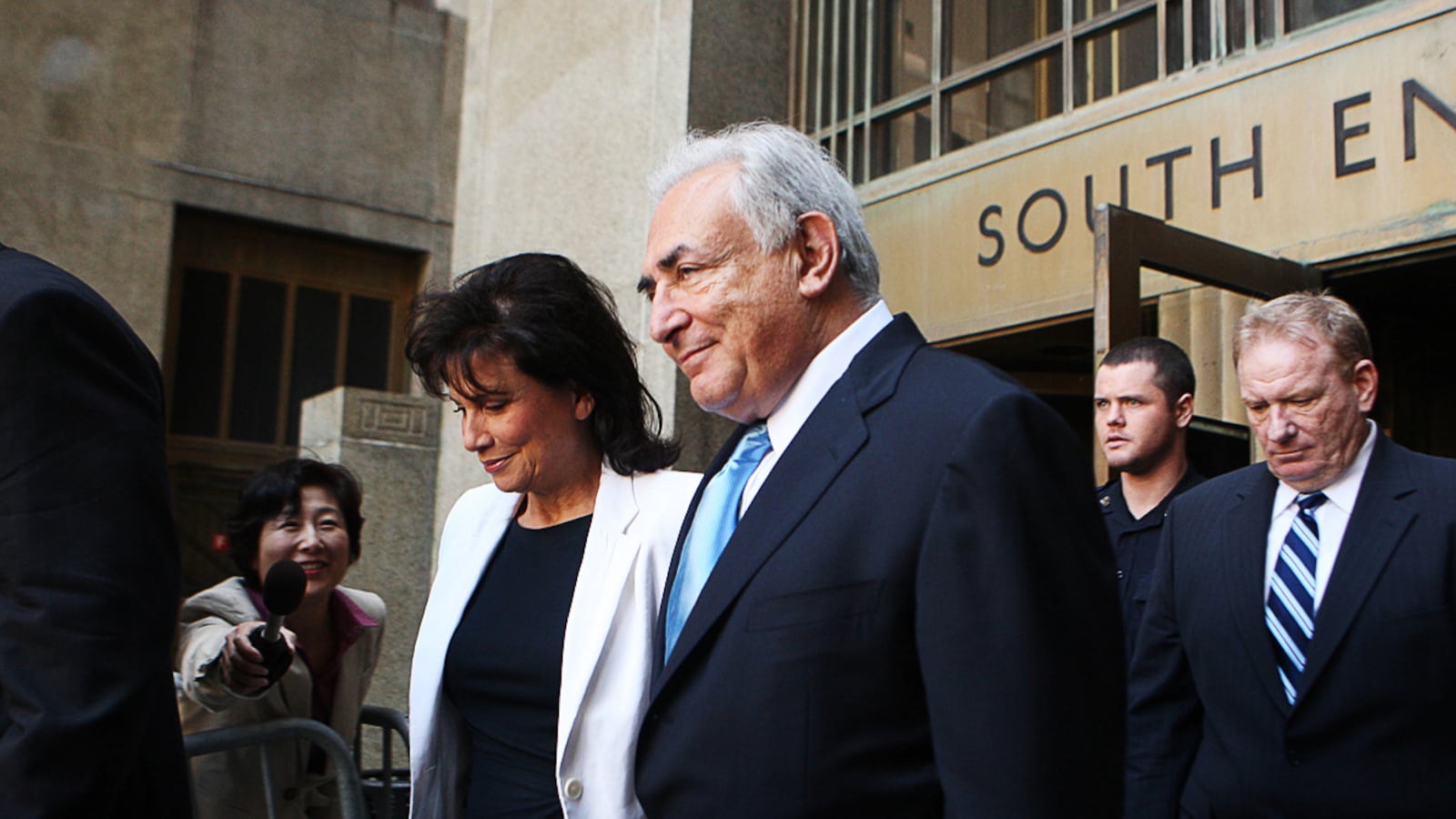 articles/2011/11/27/dominique-strauss-kahn-s-new-york-hotel-disputes-allegations-of-conspiracy/dsk-hotel-disputes-conspiracy-solomon_p8z58q