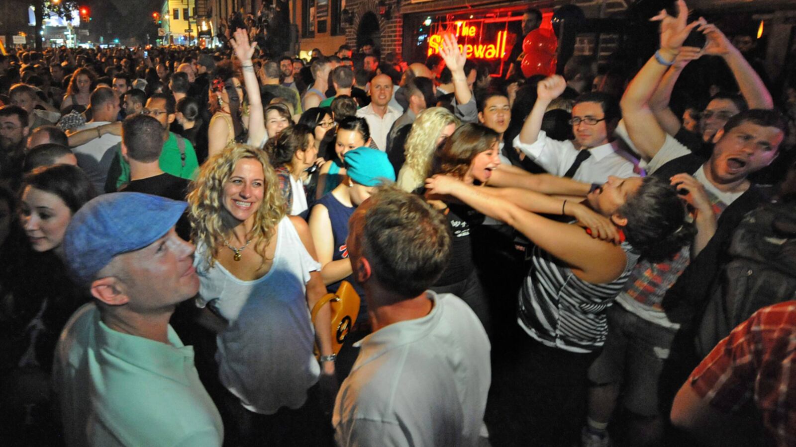 articles/2011/06/25/new-york-passes-gay-marriage-this-is-the-tipping-point/gay-marriage-approved-new-york-avlon_whypfk