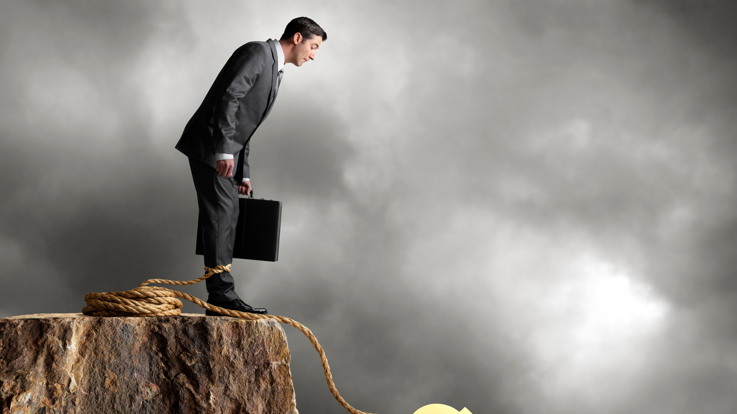 articles/2013/01/09/it-s-time-to-take-the-real-fiscal-crisis-the-debt-ceiling-more-seriously/debt-ceiling-gross-tease_thk6x2