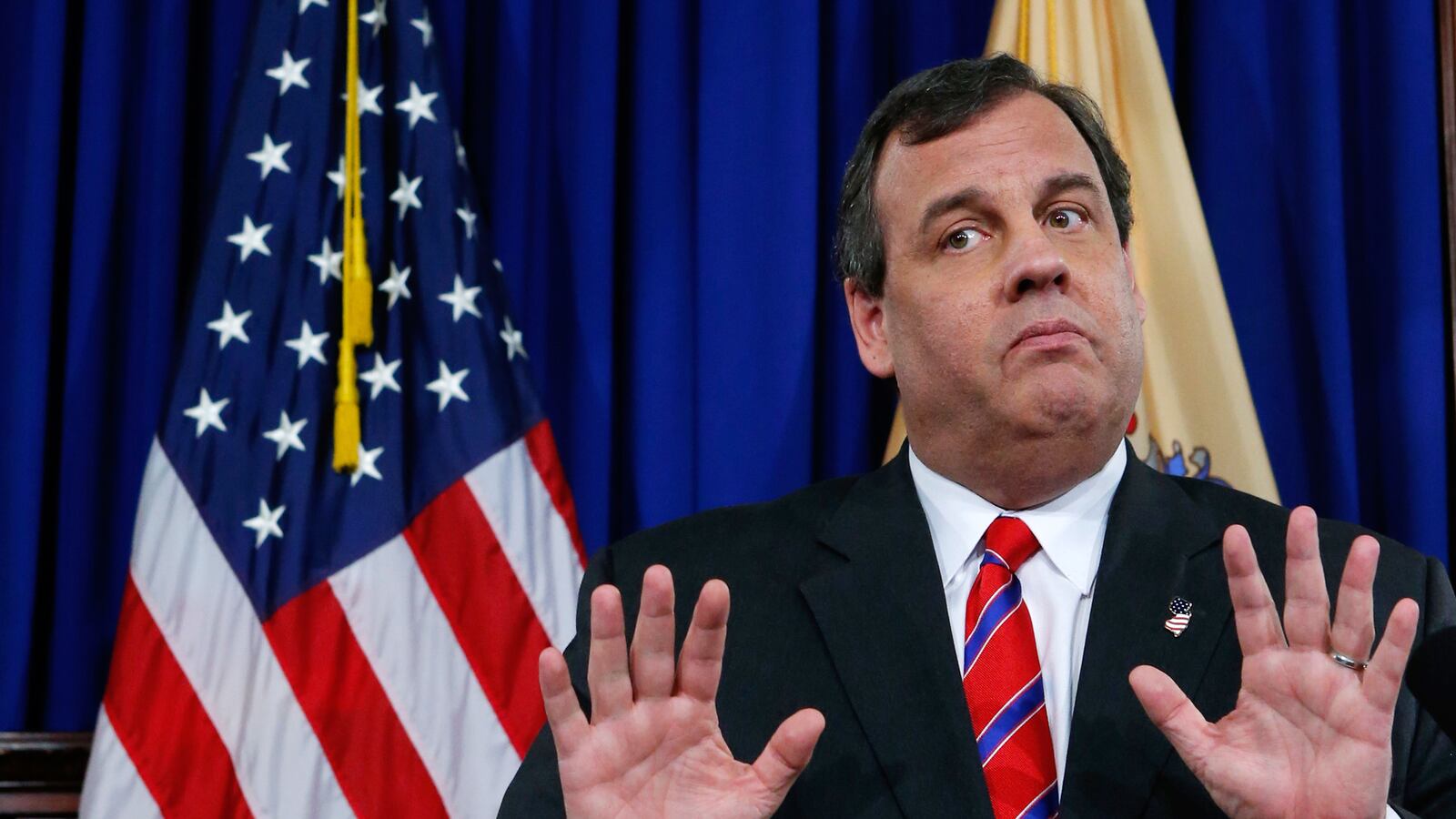 articles/2014/06/25/who-isn-t-investigating-chris-christie/140624-nuzzi-christie-tease_dy2wmh