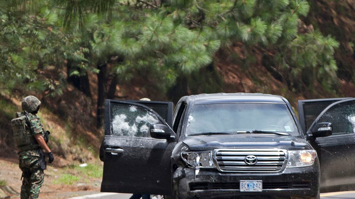 cheats/2012/10/02/u-s-embassy-car-targeted-in-mexico/cia-ambush-mexico-cs_c1tt3u