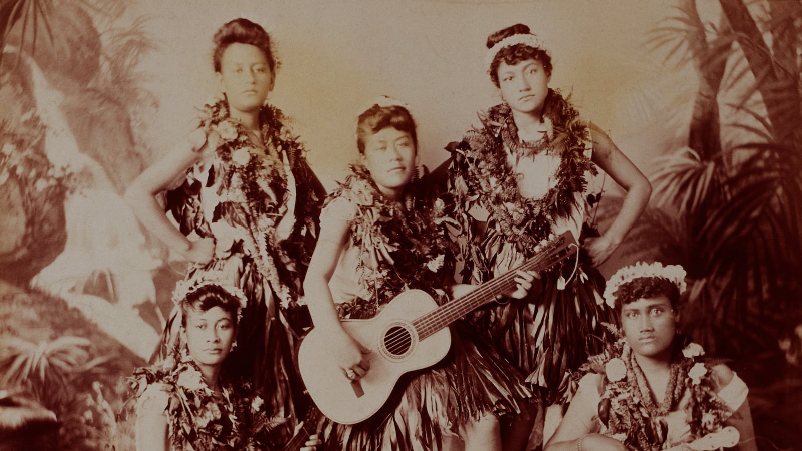 articles/2014/12/07/how-haoles-destroyed-hawaii/141206-smith-hawaii-tease_lyn3eu