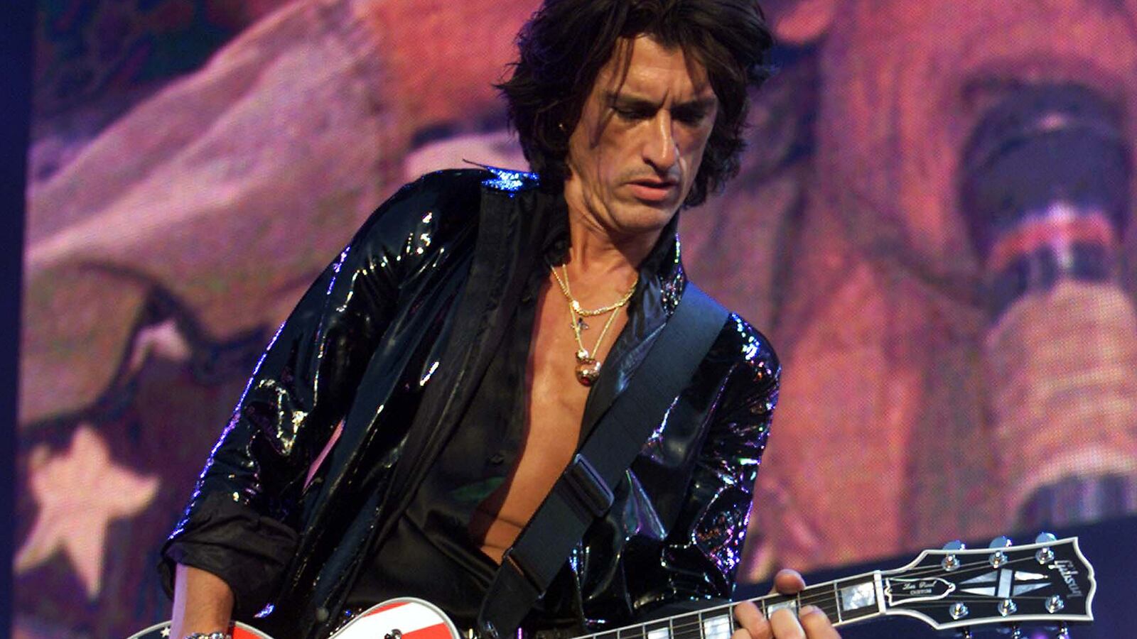 cheats/2016/07/10/aerosmith-s-joe-perry-collapses-onstage/160710-joe-perry-cheat_sn5wyd