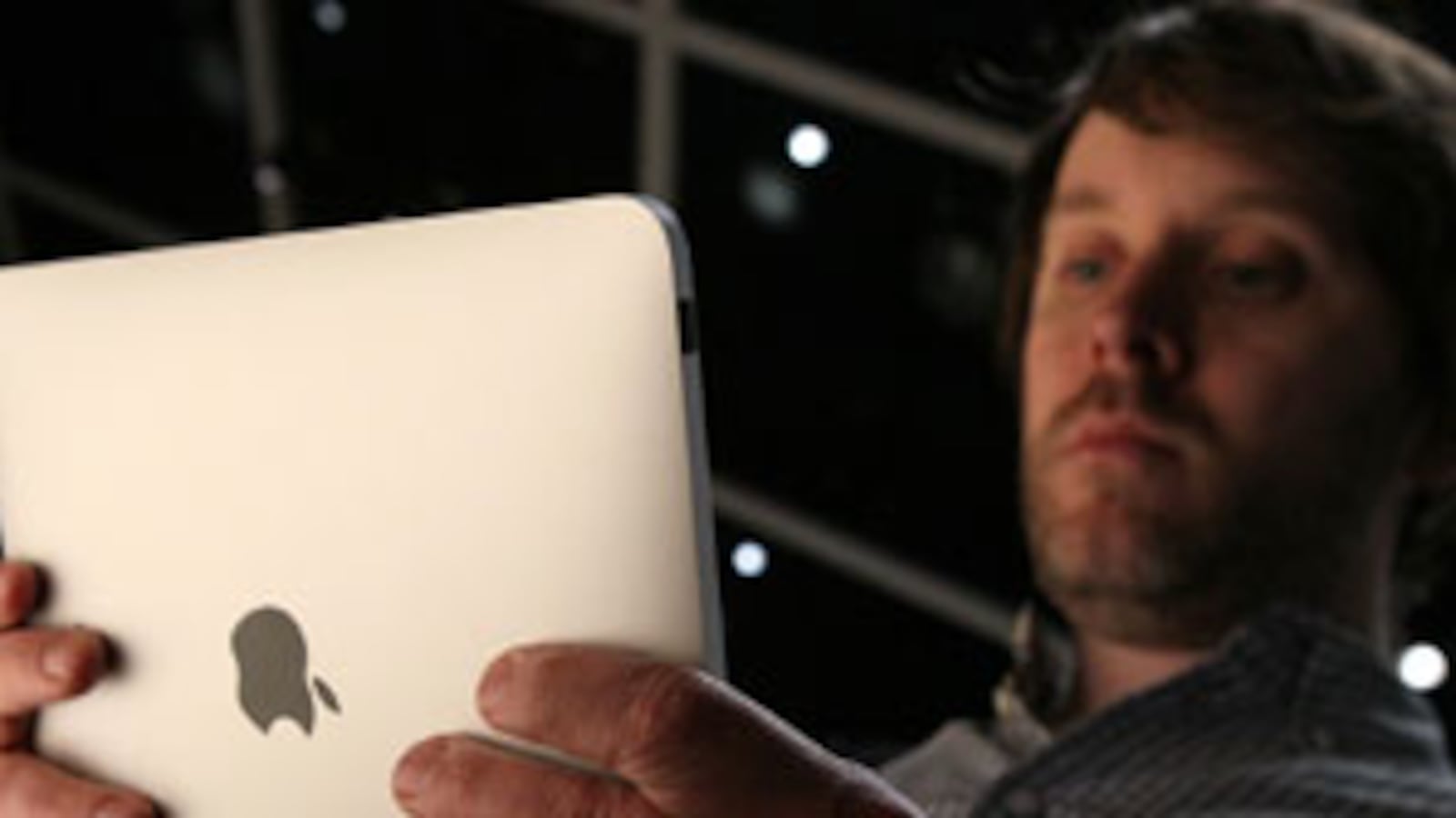 cheats/2010/04/01/reading-on-the-ipad/ipad-reader_jdap1t
