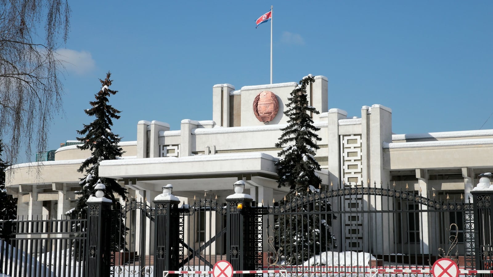 180802-russia-north-korean-workers-cheat_efned3