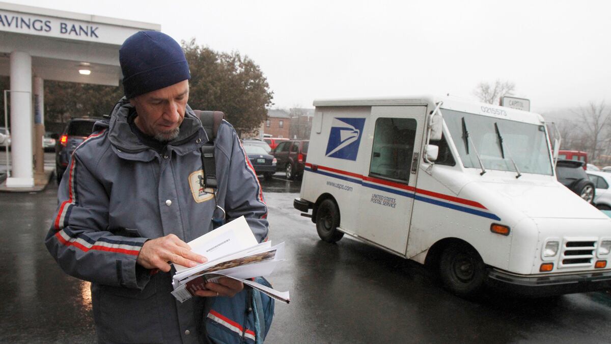 articles/2011/12/23/the-postal-service-is-fighting-for-its-life-and-should-be-saved/death-of-post-office-avlon_mspe5u