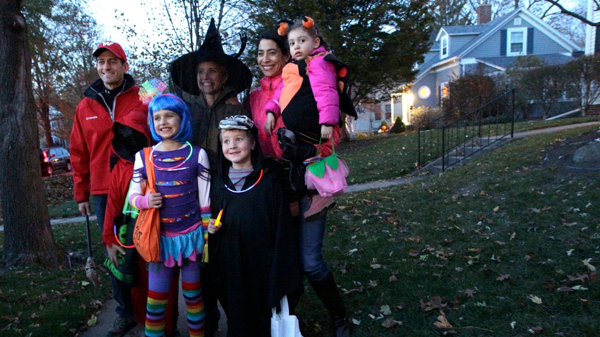 cheats/2012/11/01/ryan-goes-trick-or-treating/paul-ryan-halloween-wisc-cheat_qiurtd