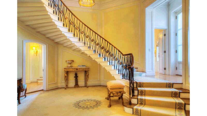 171104-mcnearney-omg-i-want-this-house-07_gn1btu