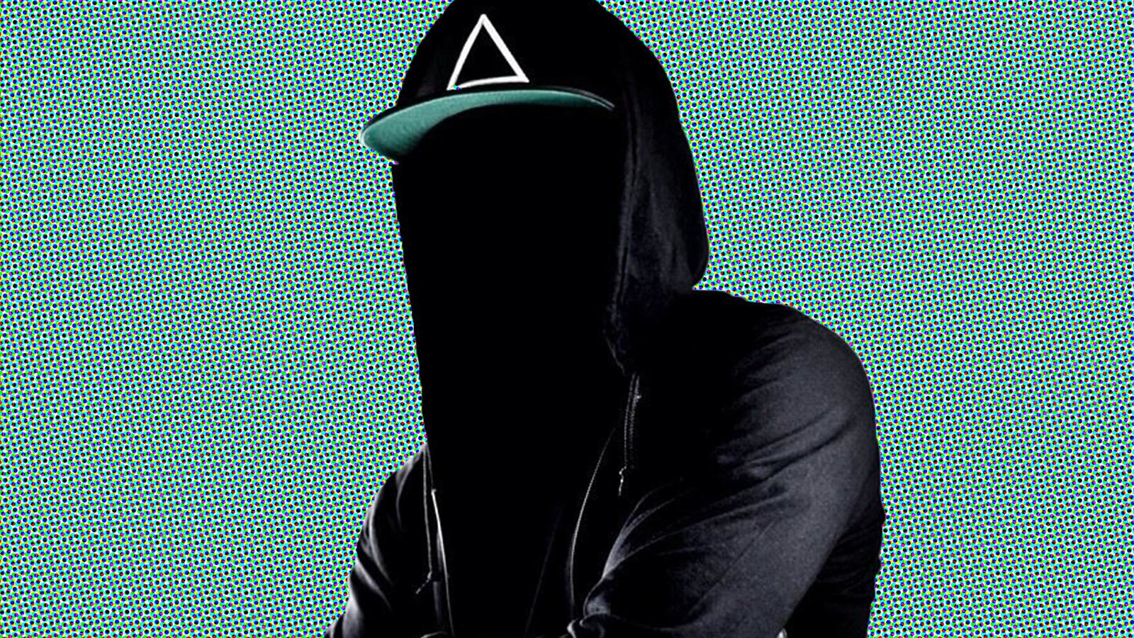 articles/2015/01/10/why-rawcus-wants-you-to-snapchat-him-dem-titties-and-dat-ass/150109-goldstein-snapchat-tease_ybkvvd