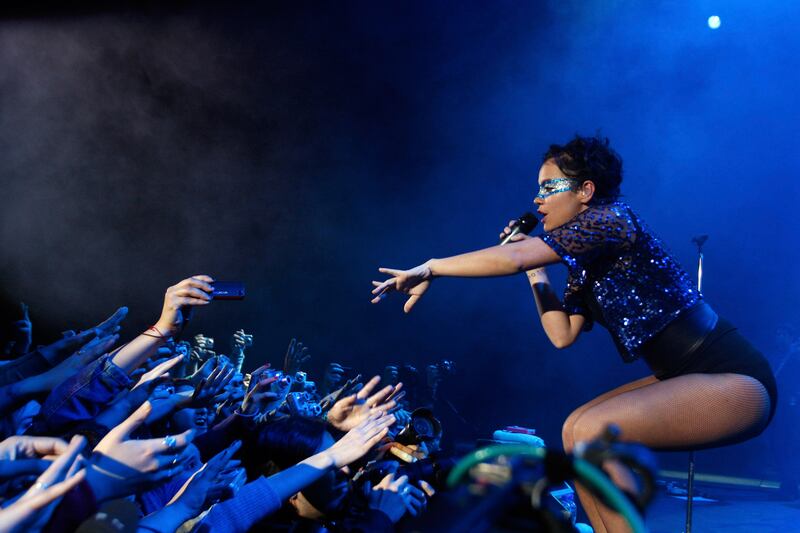 galleries/2014/05/06/lily-allen-s-wild-style-photos/140506-lily-allen-tease_bbvjhb