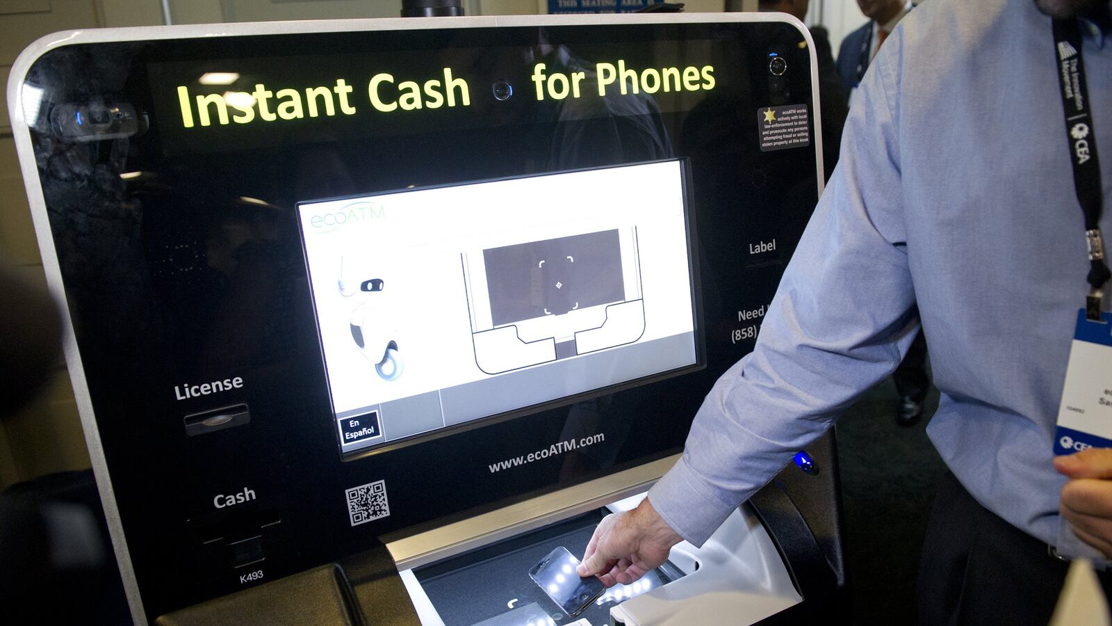 articles/2013/09/01/ecoatm-offers-consumers-a-new-way-to-sell-used-cell-phones-and-electronic-devices/130830-ecoatms-langs-tease_rq538i