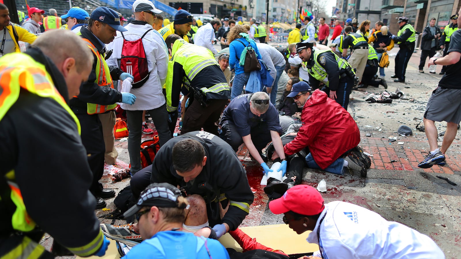 articles/2013/04/16/boston-marathon-explosions-the-heroes-who-responded-to-the-blasts/130415-marathon-heroes-strochlic-tease_kepk3u