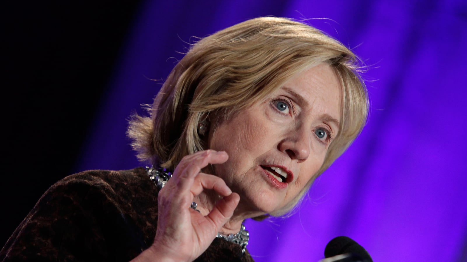 articles/2014/02/10/clinton-fatigue-don-t-count-on-it/140210-bouie-clinton-tease_eg3zgk
