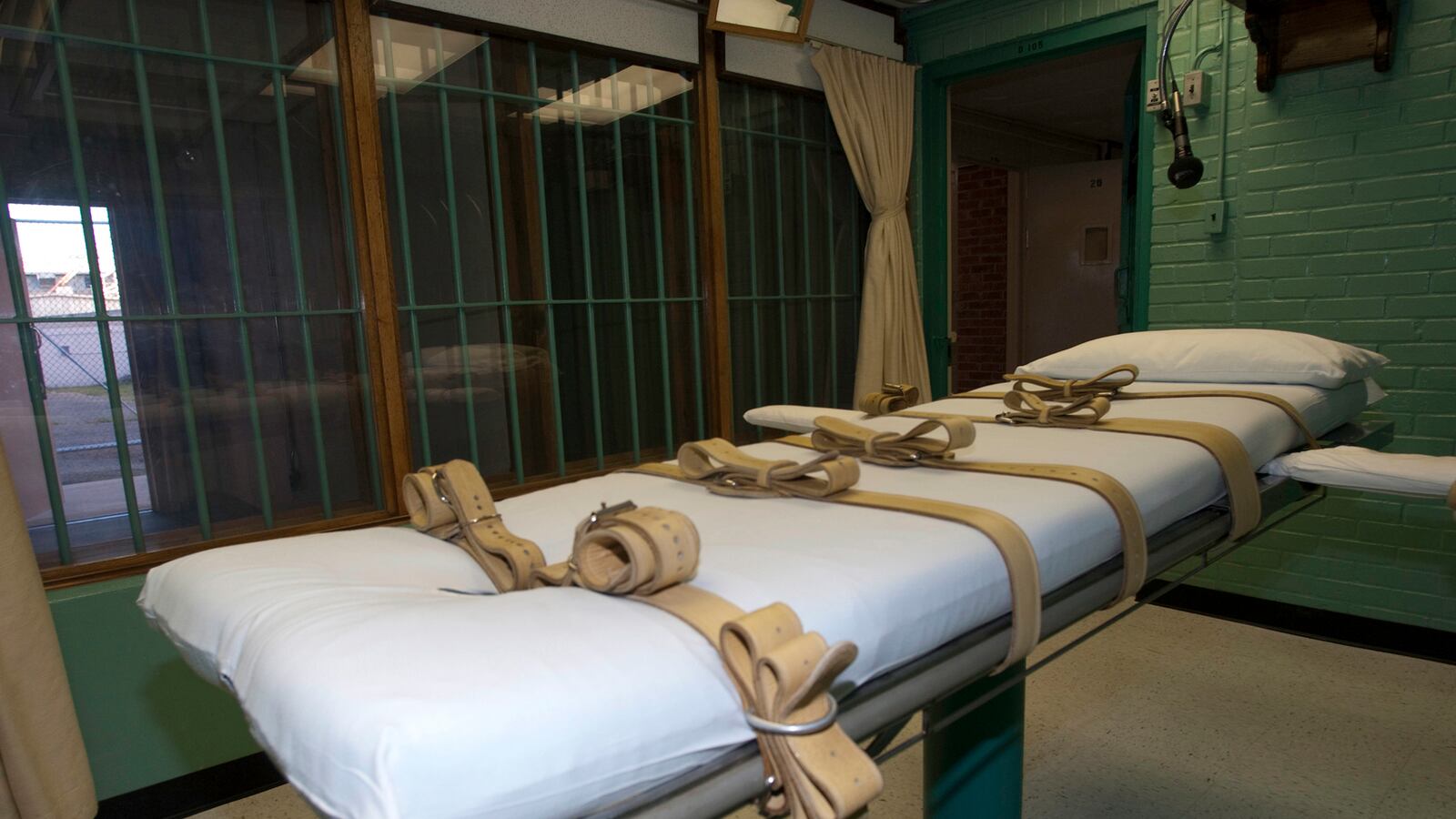 cheats/2017/04/14/drugmakers-file-to-halt-use-of-meds-in-arkansas-executions/170303-arkansas-execution_birnkg