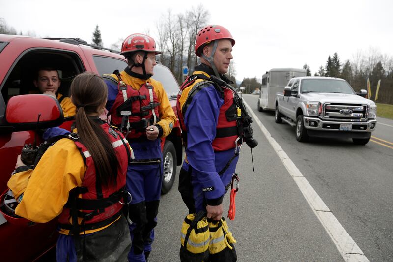 galleries/2014/03/25/without-warning-mudslide-covers-washington-town-photos/140325-wa-mudslide-3_krwfkw
