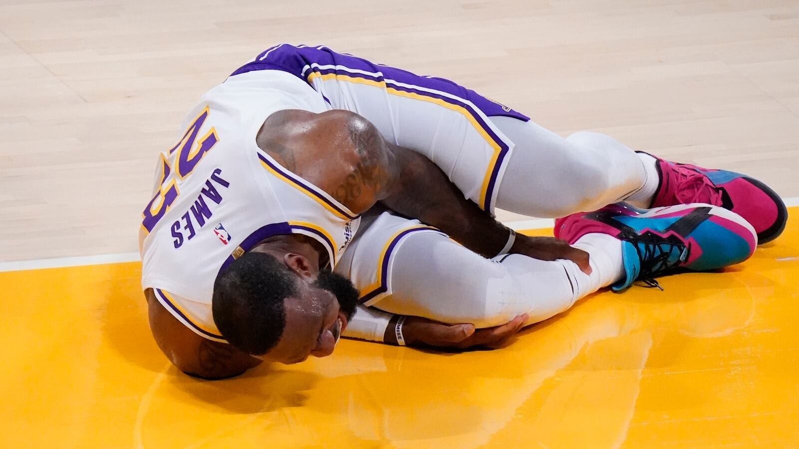 2021-03-20T201928Z_228424829_MT1USATODAY15764474_RTRMADP_3_NBA-ATLANTA-HAWKS-AT-LOS-ANGELES-LAKERS_lbipcu