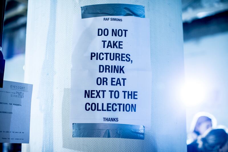 galleries/2014/01/20/backstage-at-paris-men-s-fashion-week/RAF-SIMONS-MENS-FW14-4_qdtafx