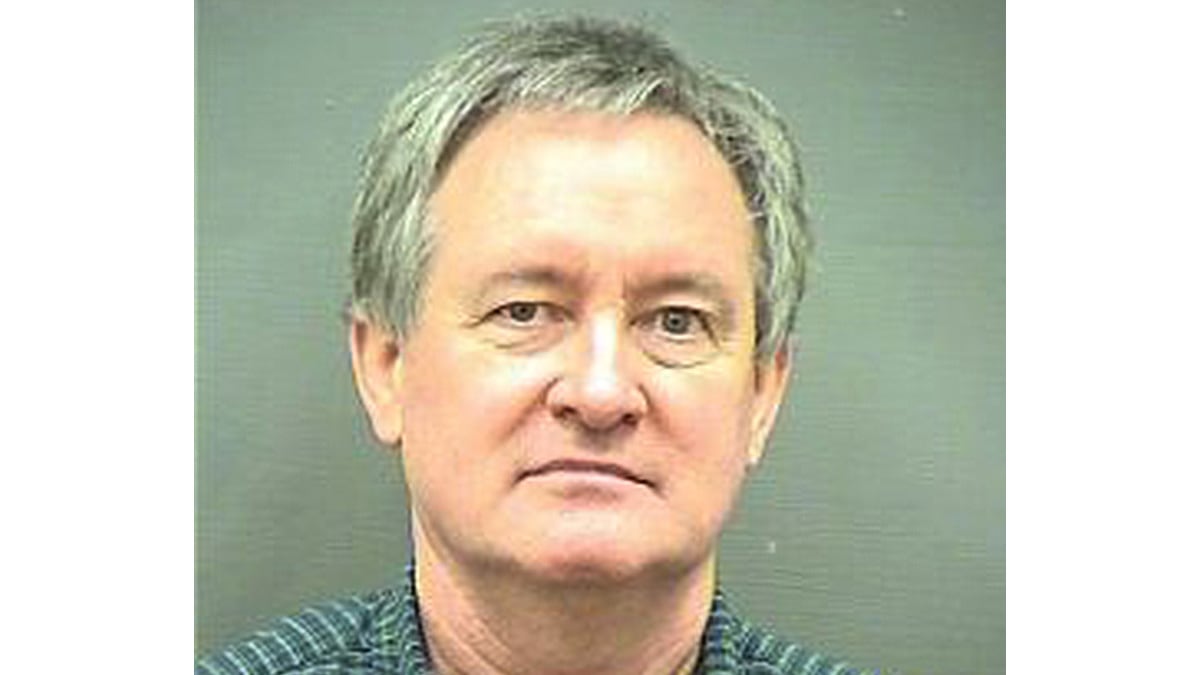 cheats/2012/12/26/crapo-drank-shots-of-vodka/crapo-dui-mugshot-cheat_uzhpvb