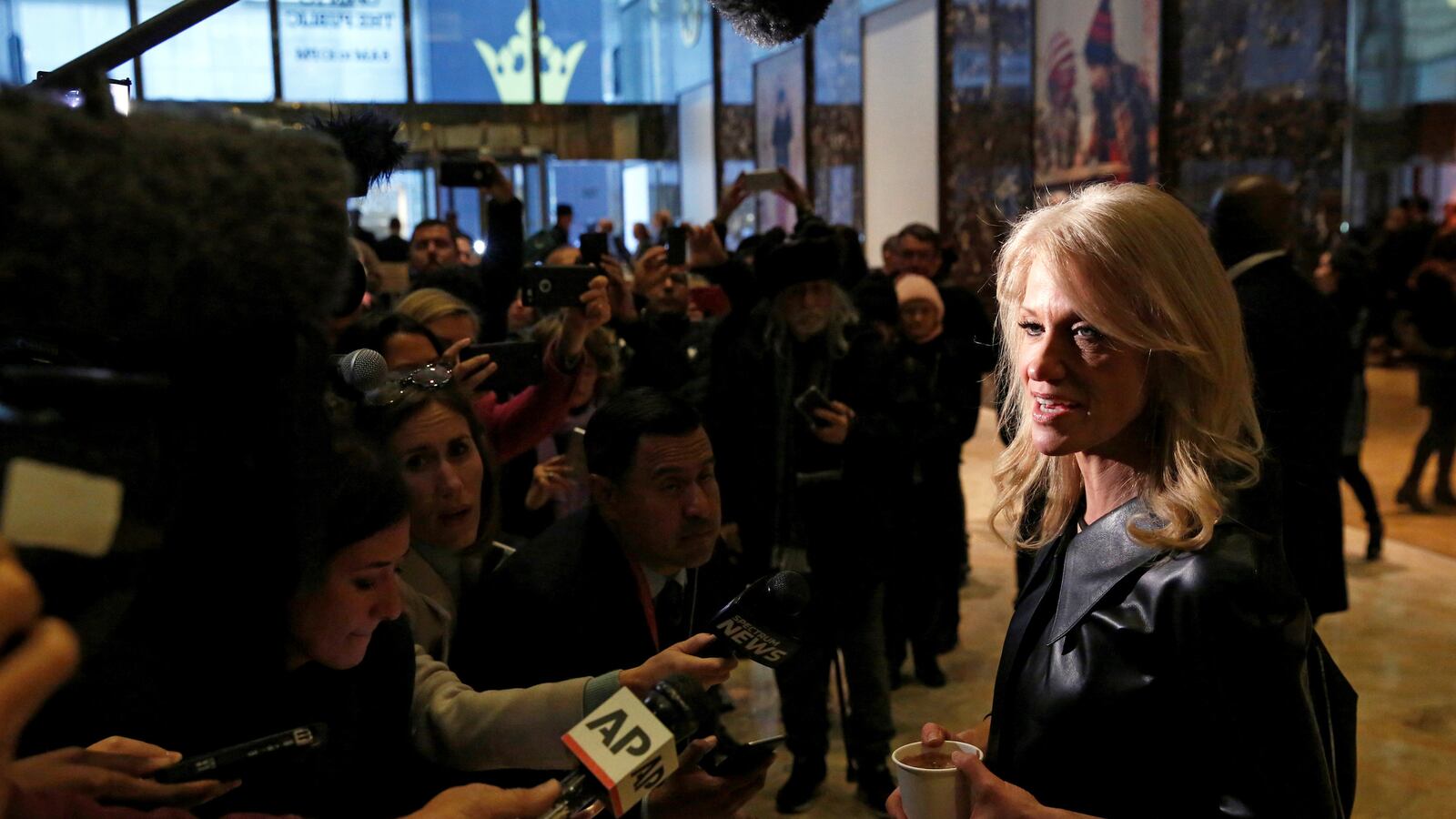 cheats/2016/11/21/kellyanne-conway-no-need-for-donald-trump-to-mend-fences-with-media/161121-conway-trump-media-cheat_crip7v