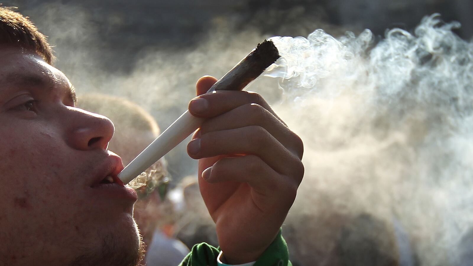 cheats/2014/02/20/legal-pot-rakes-it-in-for-states/140220-co-pot-tax-cheat_scxwas