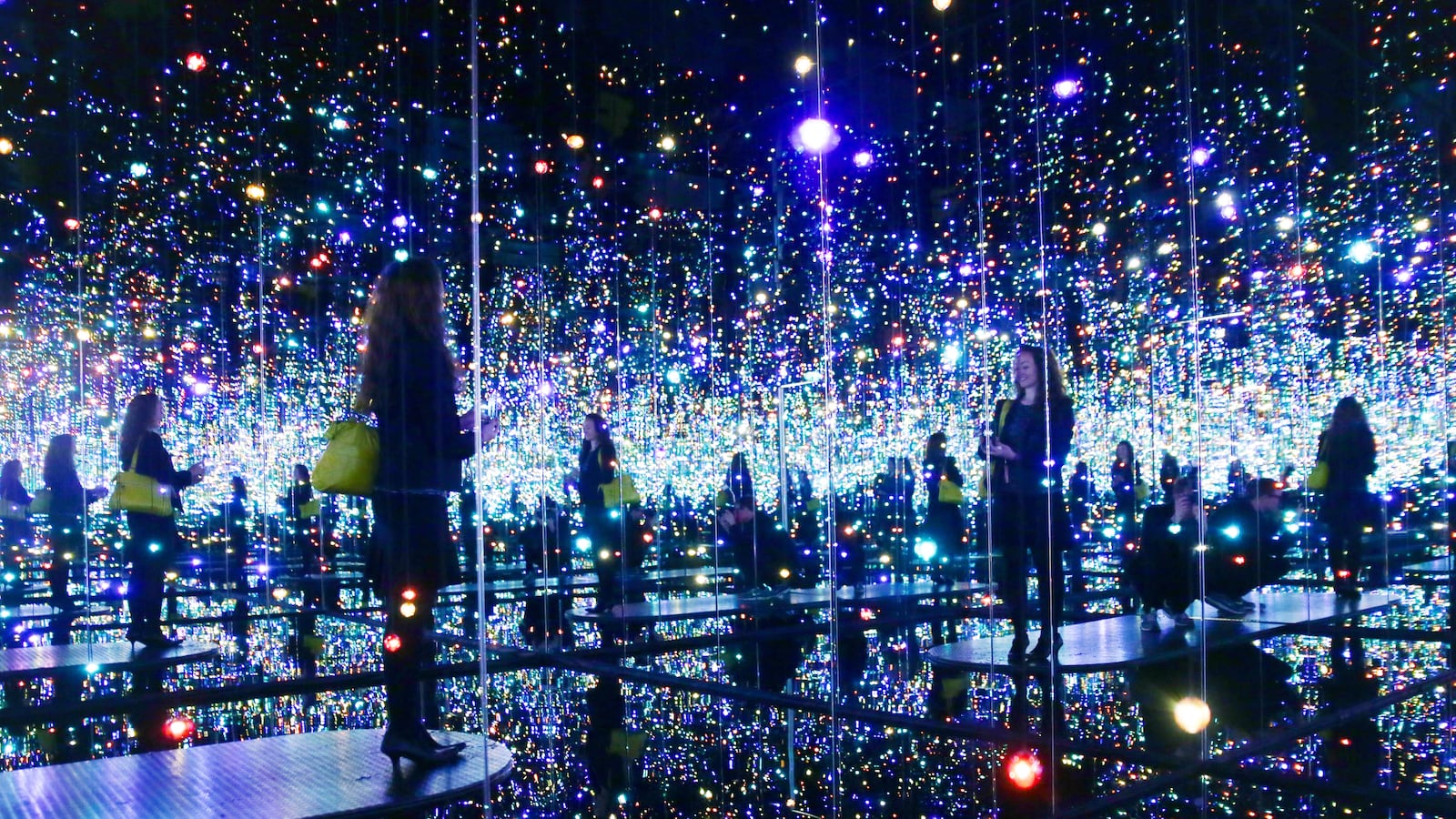 articles/2013/12/06/yayoi-kusama-s-infinity-mirrored-room-madness-takes-manhattan/131205-light-infinity-tease_eisqhn