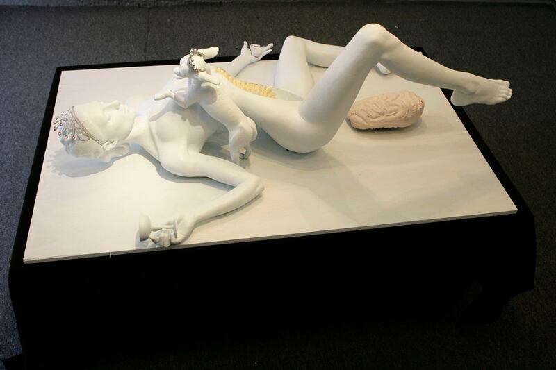 galleries/2011/08/09/daniel-edwards-nude-sculptures/nude-sculptures-paris-hilton_ksj5iz