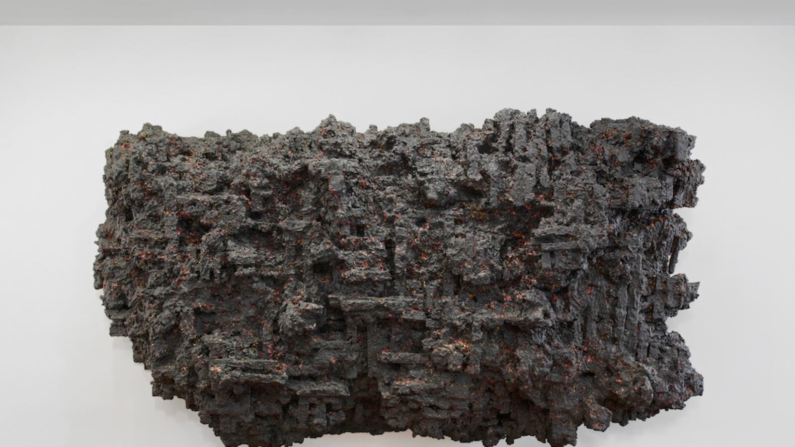 articles/2012/12/13/phyllida-barlow-at-hauser-wirth-is-the-daily-pic-by-blake-gopnik/barlow-daily-pic_zkmpbj