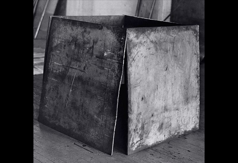 articles/2013/05/02/richard-serra-at-david-zwirner-is-the-daily-pic-by-blake-gopnik/serra-daily-pic_jpaeuk