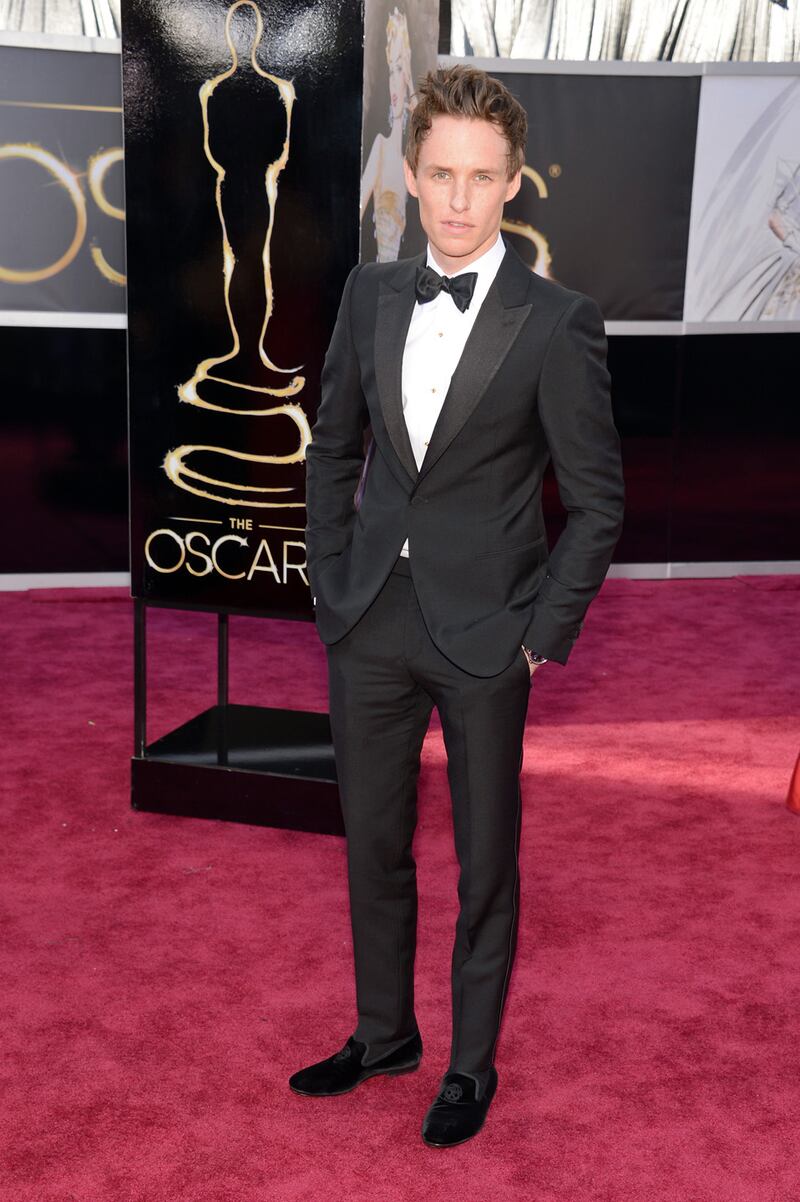 galleries/2013/02/24/best-of-the-2013-oscars-red-carpet-photos/130224-oscar-red-carpet-redmayne_tmgt4o