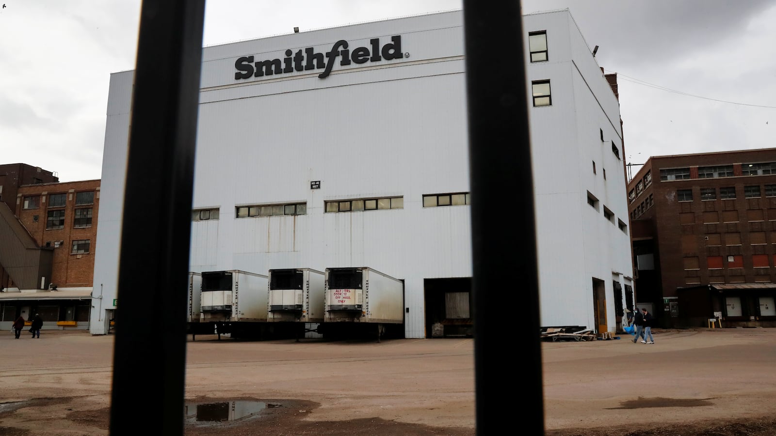 2020-04-17T022118Z_1357928714_RC226G931IKU_RTRMADP_3_HEALTH-CORONAVIRUS-USA_izwryy