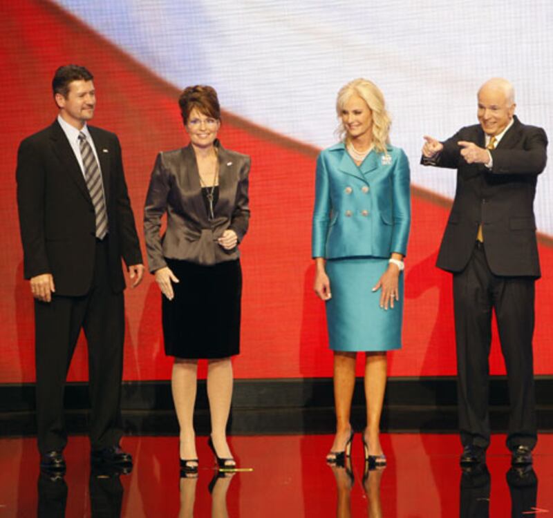 galleries/2009/11/13/a-brief-history-of-sarah-palin-s-style/palin-13_a9ssnu